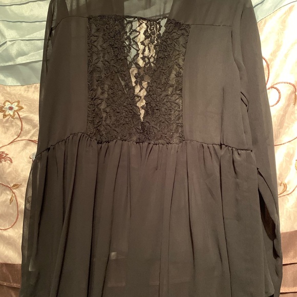 Button up blouse - Picture 2 of 3